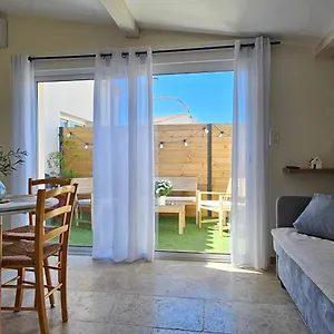 https://chez-lisa.fr-provencehotel.com